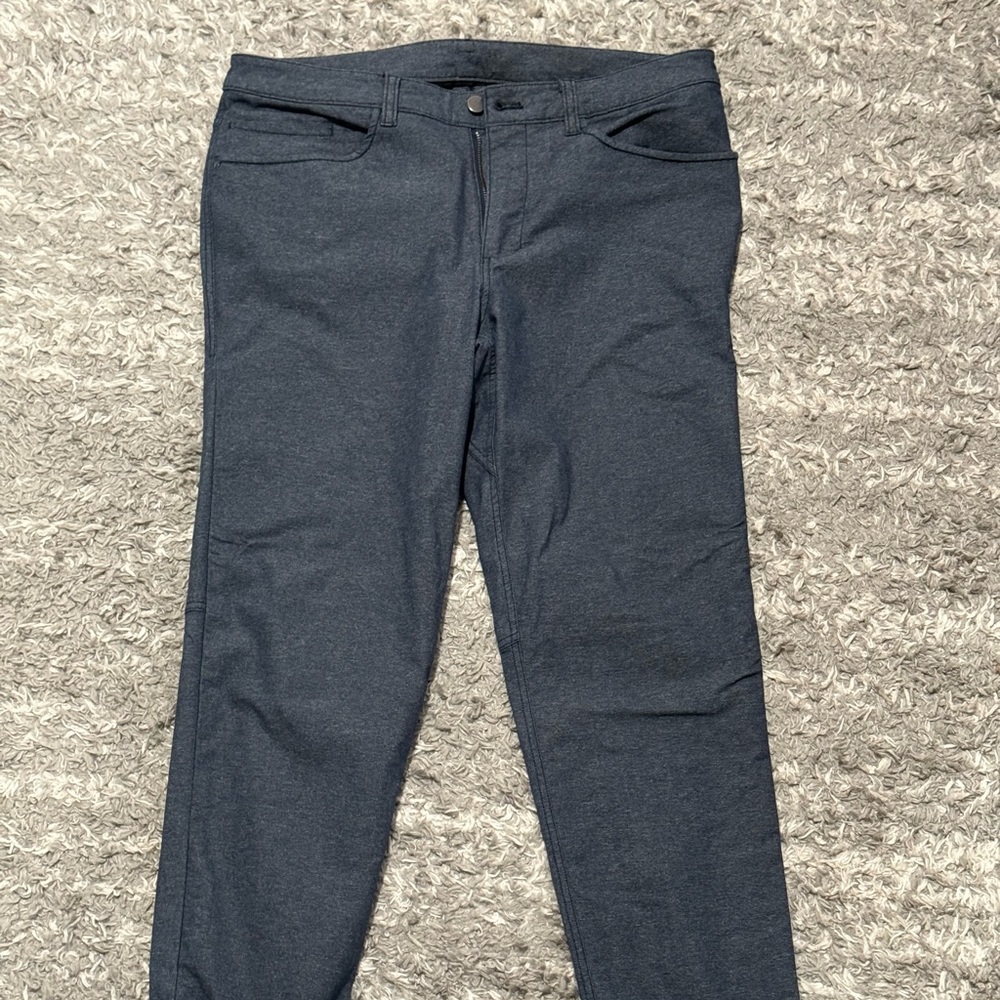 Lululemon men’s ABC slim fit 5 pocket pant